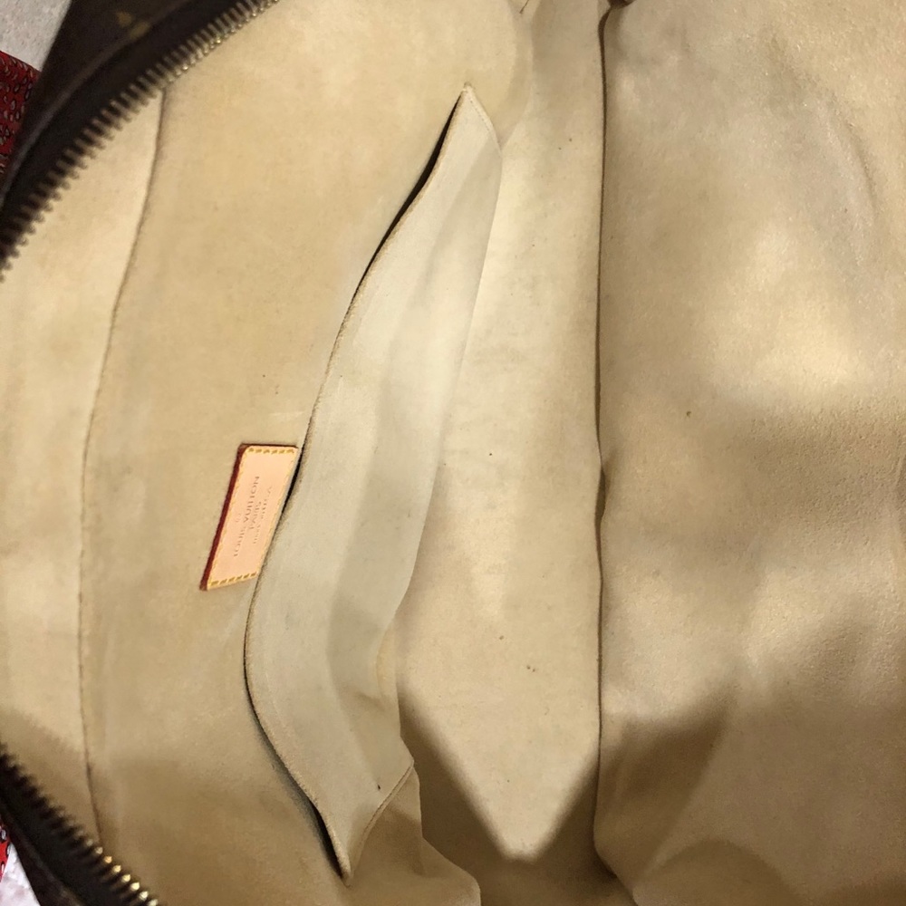 (Authentic) Louis Vuitton Monogram Manhattan - Picture 9 of 13